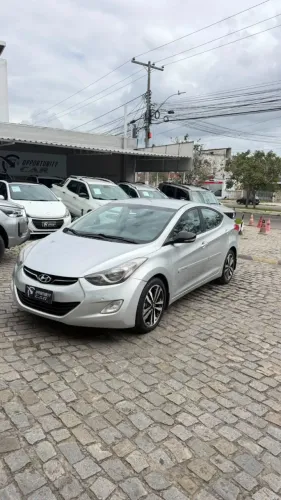 Hyundai Elantra GLS 2.0 16V Flex Aut. 2013