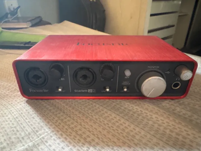 Interface Focusrite 2i2 1gen