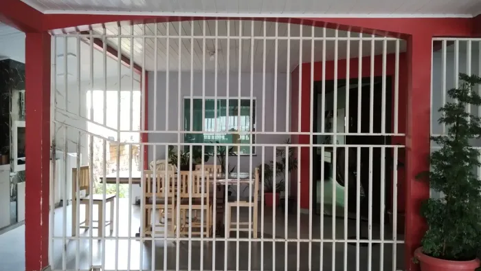 Grades de metalom com tamanho diferentes