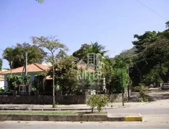 Casa 5 Quartos em Itacoatiara a Poucos Metros da Praia
