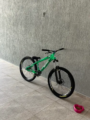 Vende-se bicicleta gios 4trix bicicleta impecável tudo novo só pegar e andar
