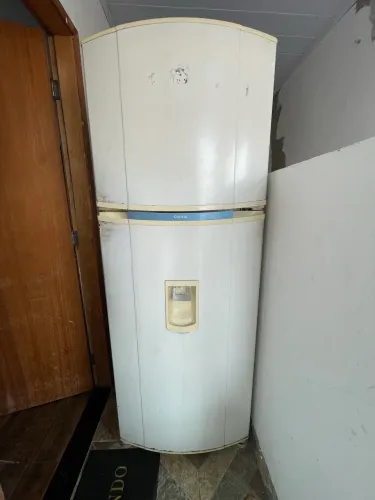 Vendo Geladeira 