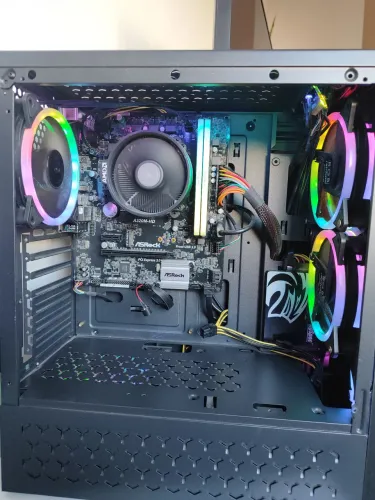 PC Gamer Ryzen 3 3200g 16gb 700GB