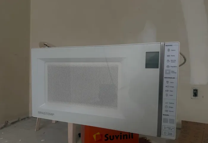  Vendo Microondas Brastemp 32 Litros com Painel Integrado e Display LCD