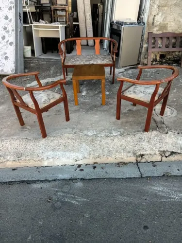 Conjunto de bancos e mesa - Aceito Oferta
