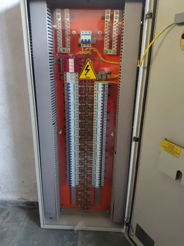 Quadro de distribuição elétrico 