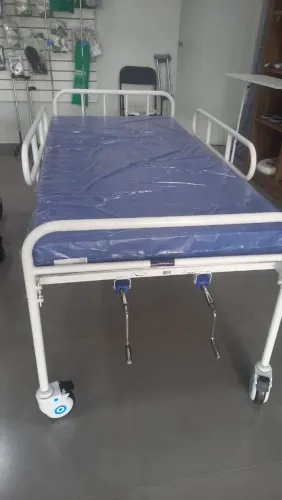 Cama hospitalar usada uma semana