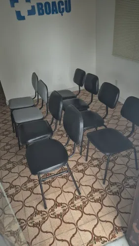 Vendo cadeiras estofadas ideal para consultorios, igrejas.
