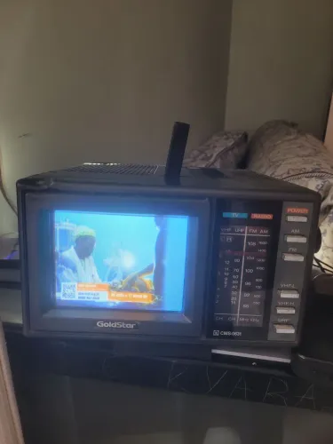 Tv 5 portátil colorido com av FM am