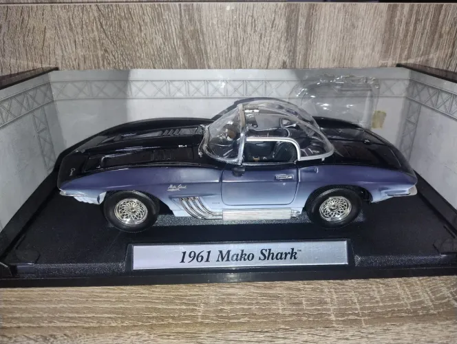 1961 Corvette MAKO SHARK ZL-1  Motor Max 1/18