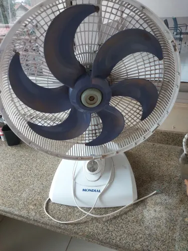VENTILADOR PRECISA TROCAR CBP DE ENERGIA.