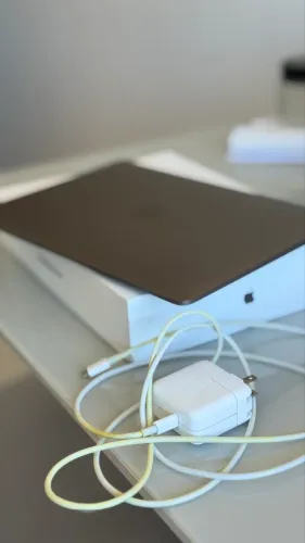 Macbook m1 2020 8ram 256gb 