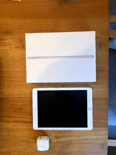 Ipad 6a geração 32GB - funcionando perfeitamente - na caixa original