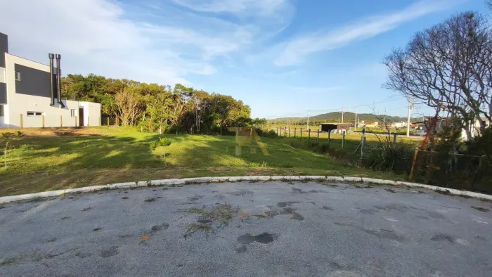 Terreno em Condomínio à Venda em Garopaba-SC, Bairro Limpa - 367 m² de Área