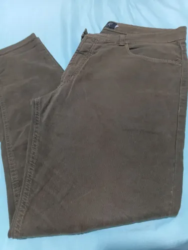 Calça caki 46