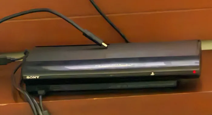 Ps3 500 GB + vários jogos e lojas + Controle 