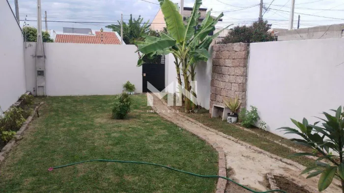 Casa à venda no bairro Jardim Santa Marta em Salto/SP.