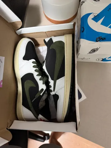 Nike air Jordan travis