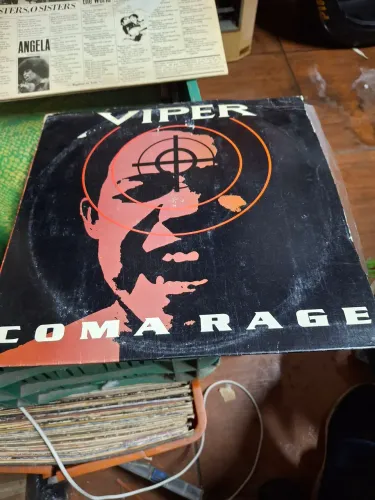 2000 discos de rock ,mpb e pop a venda.