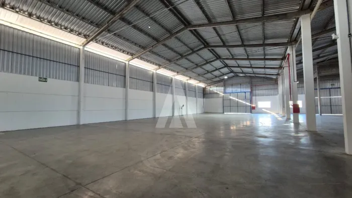 GALPÃO EM ARAQUARI COM 2.000 M²