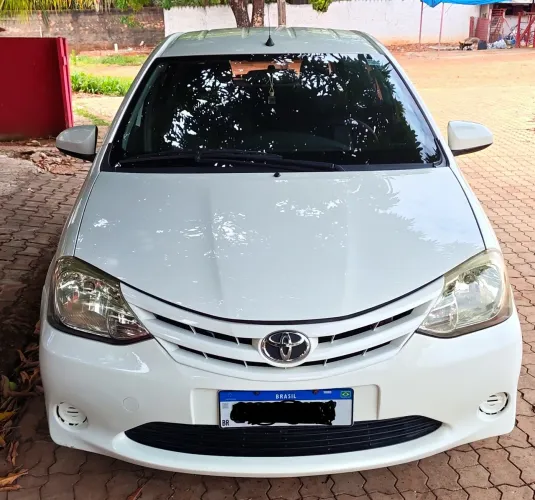 Toyota Etios X 1.3 Flex 16V 5P Mec. 2015