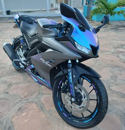 Yamaha R15 YZF