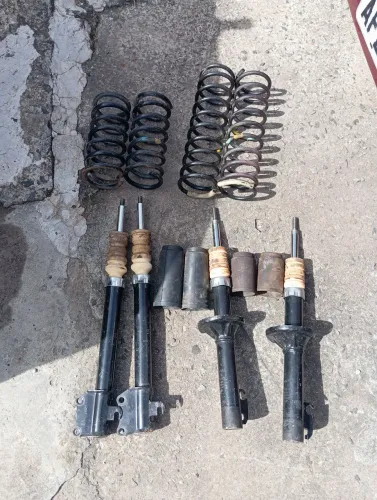 Vendo suspensão original completa pro Escort, Verona e Apollo 