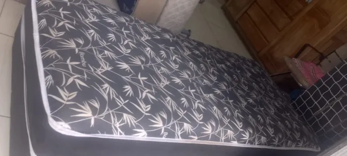 Cama Box Solteiro Mola com Espuma - Com Pés (ENTREGA GRÁTIS)