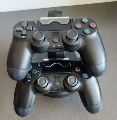 2 controles PS4 NA CAIXA + Cabo + pelicula