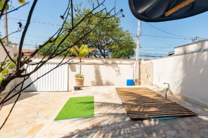 Sobrado amplo com piscina e área de lazer - Excelente oportunidade!