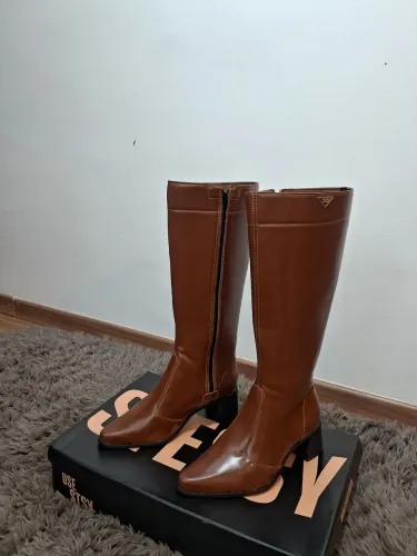 Bota Feminina 36 **NOVINHA