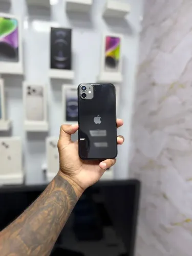 IPHONE 11 256GB TELA E BATERIA<br>R$ 999,00