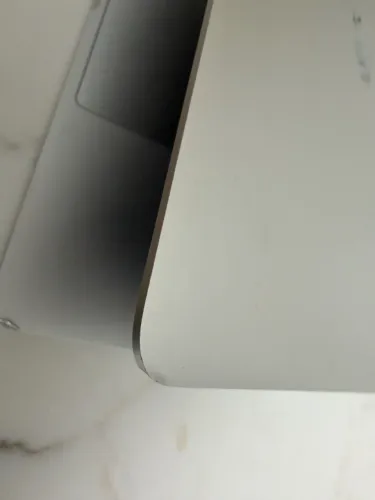 MacBook Pro 13" Touch Bar (2017) - Intel i5 / 512GB SSD / 4 Portas USB-C (A1706)