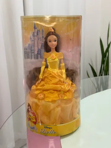 Boneca bela Disney Parks lacrada 