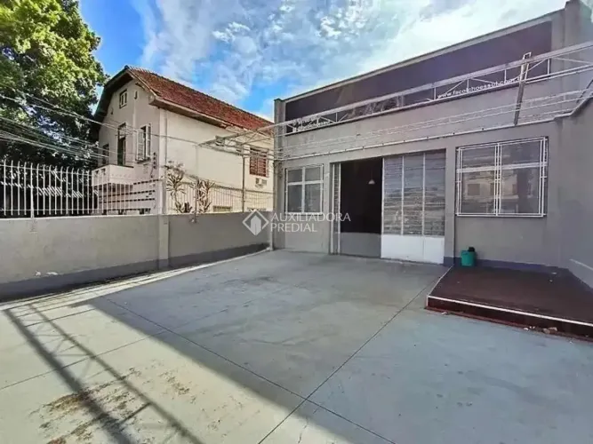 Ponto Comercial | 350 m² | 2 Salas | Medianeira | Porto Alegre