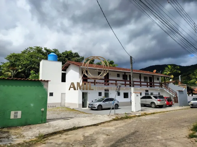Vende-se Prédio Comercial com 8 salas, já locadas - Praia de Boiçucanga, São Sebastião, 8 