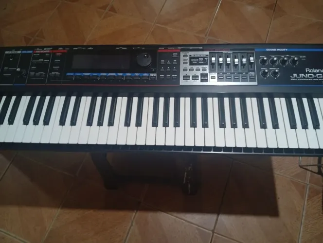 TECLADO ROLAND JUNO Gi