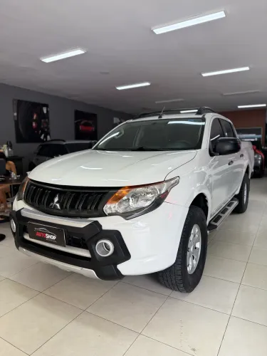 Mitsubishi L200 Triton Sport GLX 2.4 CD Diesel Mec. 2020