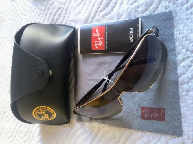 Óculos de sol Rayban marrom novo