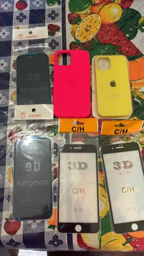 Kit de Acessórios para iPhone - Capas iPhone 12/12 Pro + 4 Películas 9D Premium - Novos