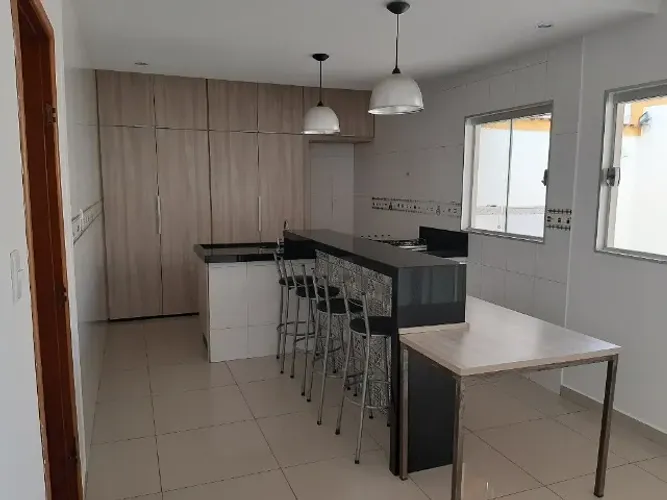 Venda Sobrado 3 quartos sendo 1 suíte no Morro Chic