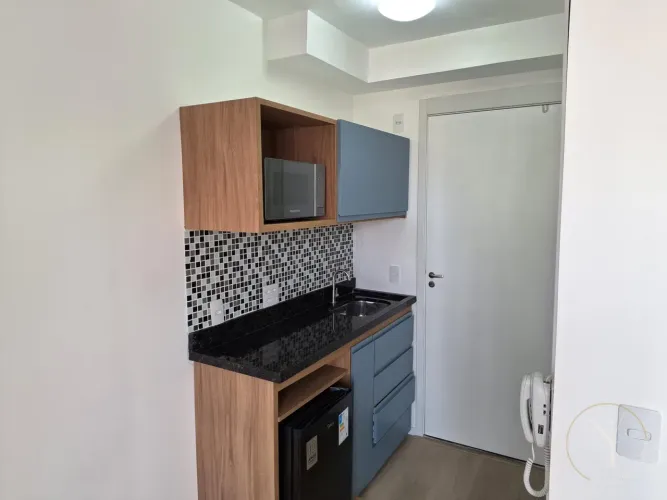 Studio Comercial com Sacada e Ar Condicionado na Vila Prudente