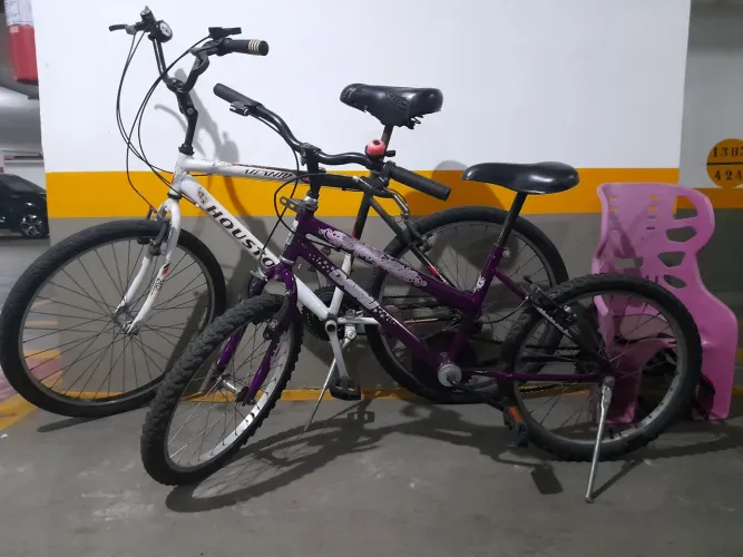 Bicicleta aro 20 e bicicleta aro 26 com bagageiro e cadeirinha