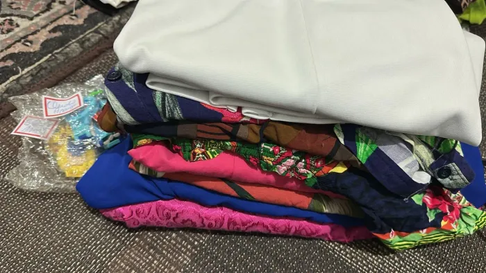 Lote de roupas misteriosa