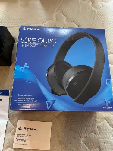 Headset Sony Gold PlayStation 4 