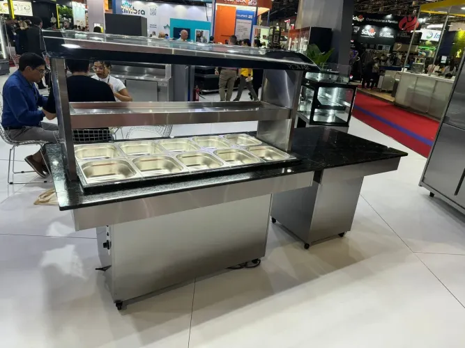 Buffet para 12 cubas quentes e 6 frios novo