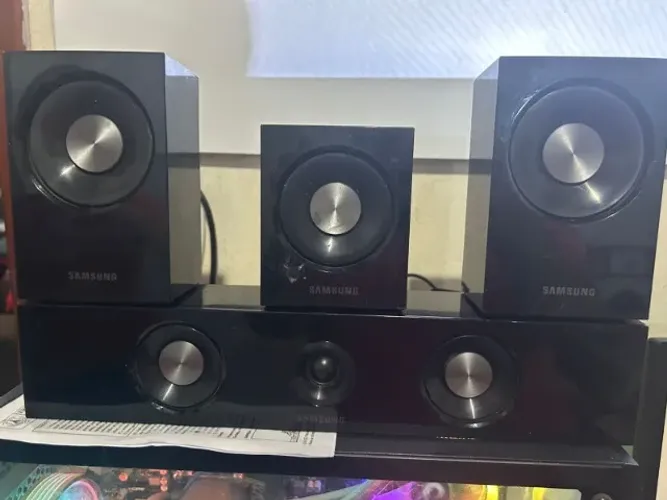 fones de home theater samsung, perfeitos, otimo para projeto de mini paredoes