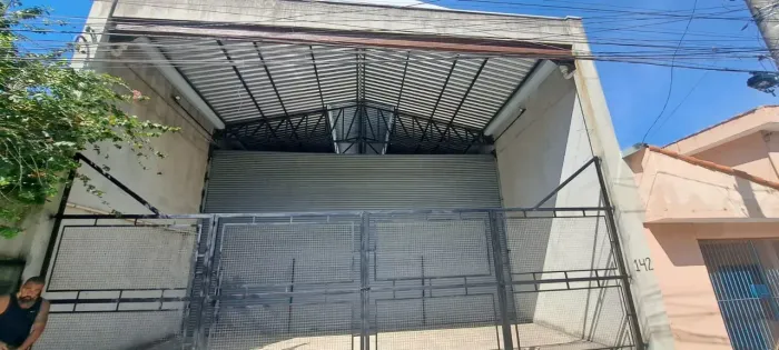 Imóvel para aluguel possui 270 metros quadrados em Jardim Miranda D'Aviz - Mauá - SP