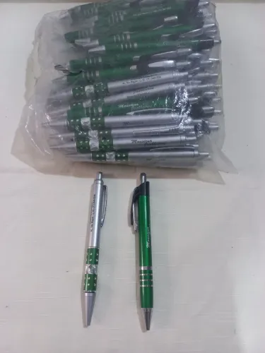 Kit com 70 canetas plasticas