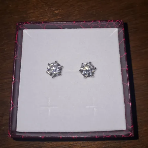 Par de Brincos em Moissanite